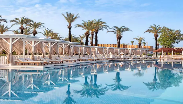 هتل تایتانیک دلوکس لارا آنتالیا